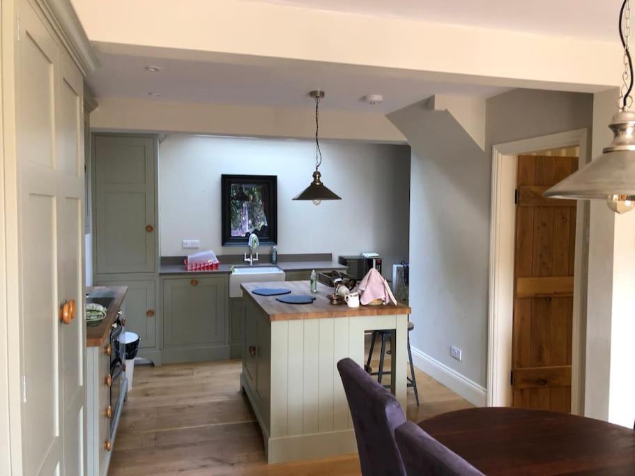 St Anthony'S, Bright Perkily Decorated 3 Bedroom House Ampleforth Exterior photo